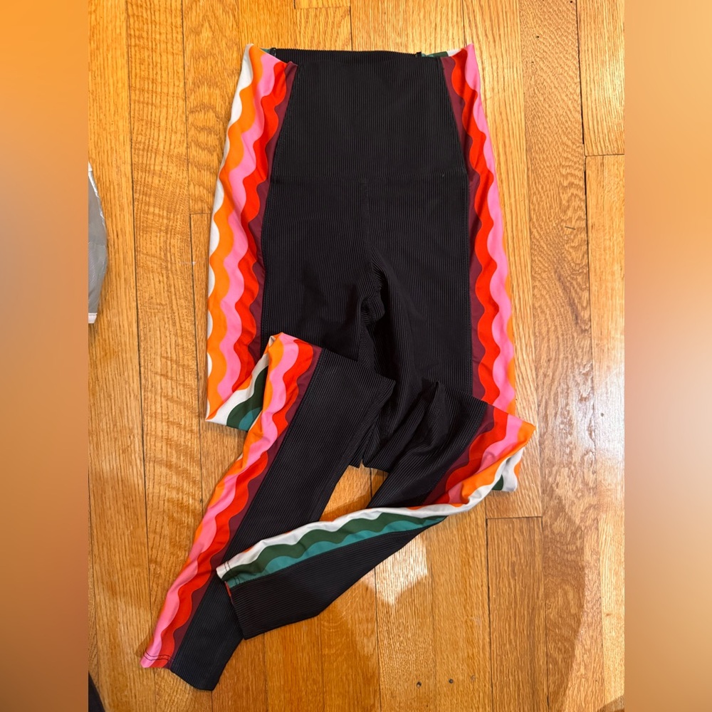 NWOT Beach Riot leggings